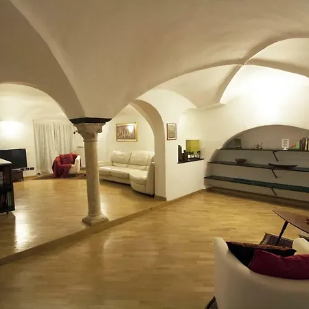 In Piazza Grillo Cattaneo Apartment Genoa