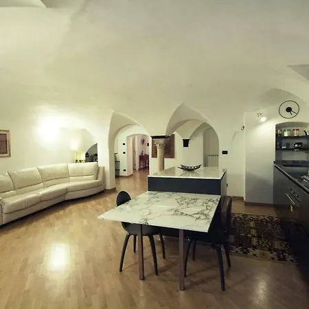 Apartment In Piazza Grillo Cattaneo Genoa